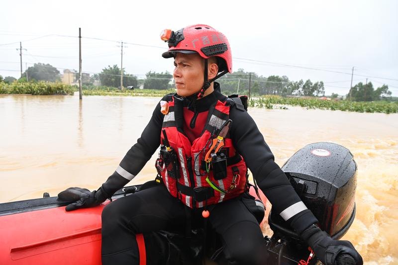 南宁再发红色预警，有村民被困36小时物资紧缺
